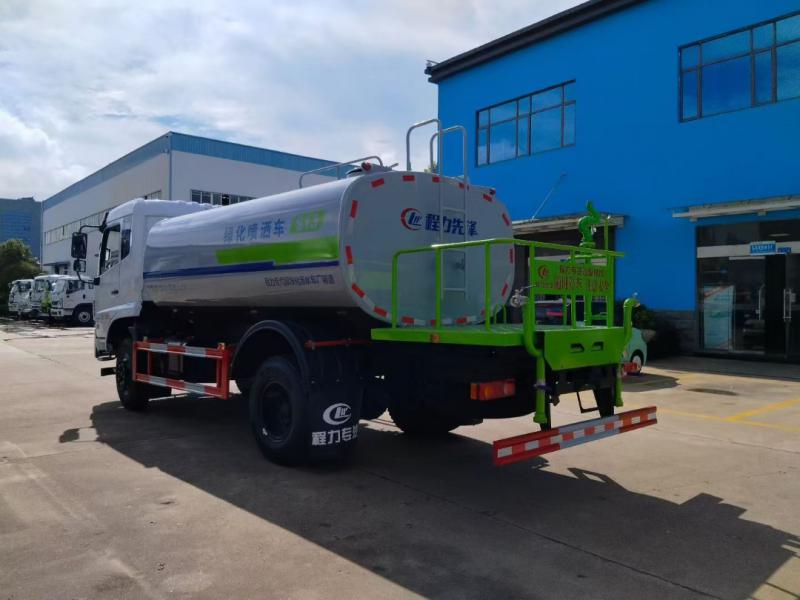 东风商用K6 12方洒水车