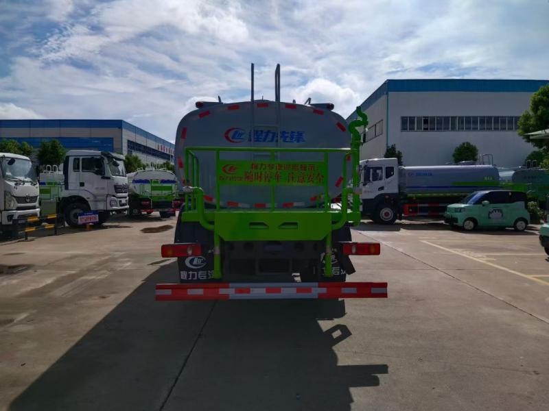 东风商用K6 12方洒水车