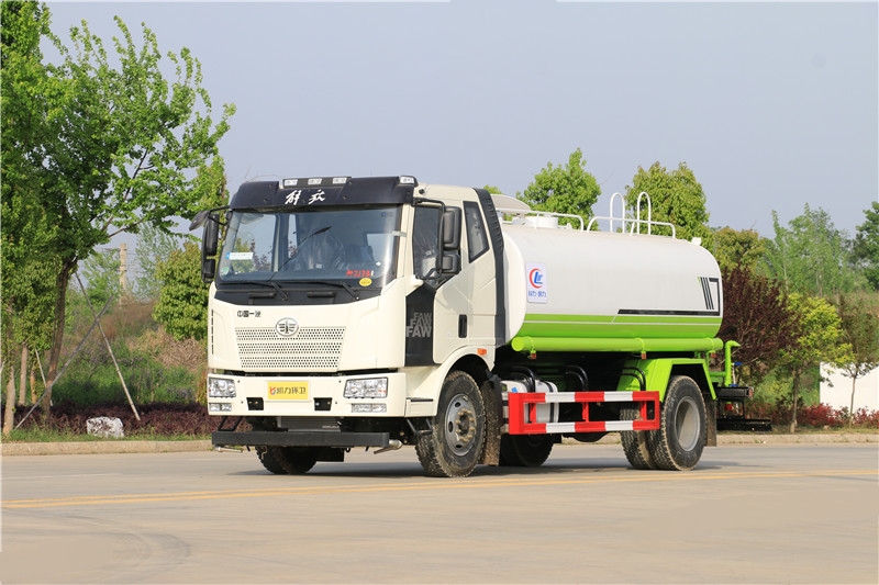 解放14方洒水车