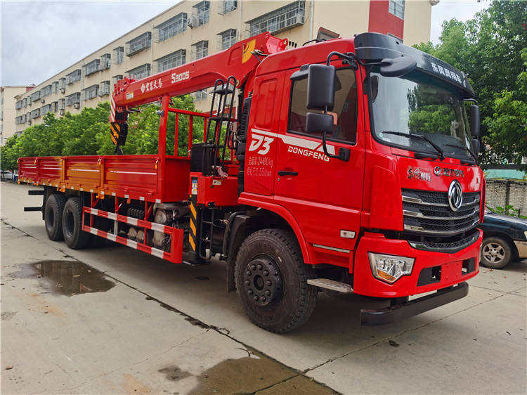 国六东风畅行D3后八轮宏昌天马12吨随车吊