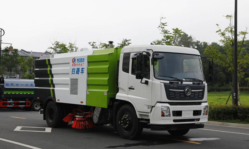 东风天锦（4水/8垃圾）12吨扫路车