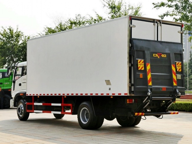 福田瑞沃国五6.8米冷藏车 