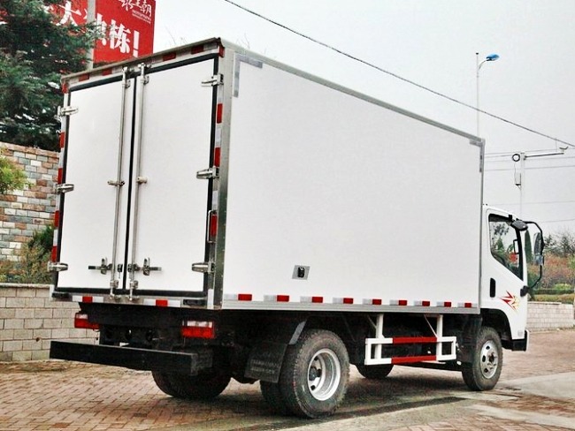 解放虎V国五4.2米冷藏车