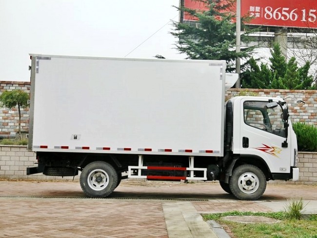 解放虎V国五4.2米冷藏车