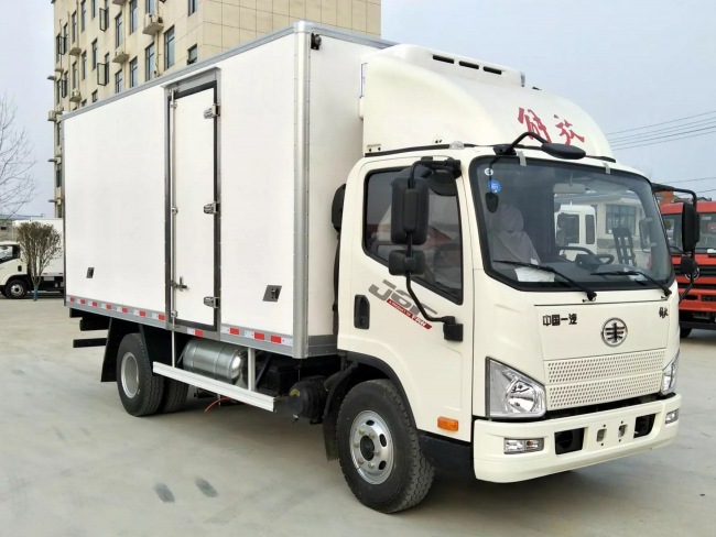 解放J6F單排國五5.2米冷藏車