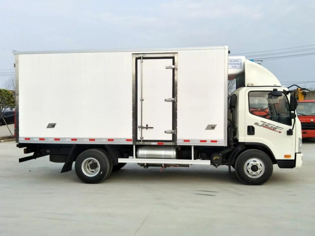 解放J6F单排国五5.2米冷藏车