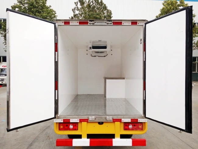 长安国五2.7米冷藏车