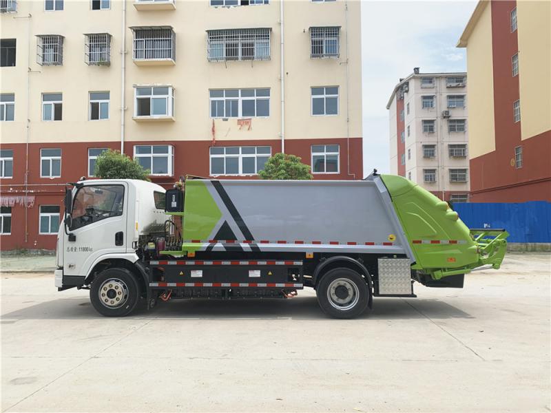 四川省泸州市环境卫生所压缩式垃圾车采购项目公开招标采购公告更正公告