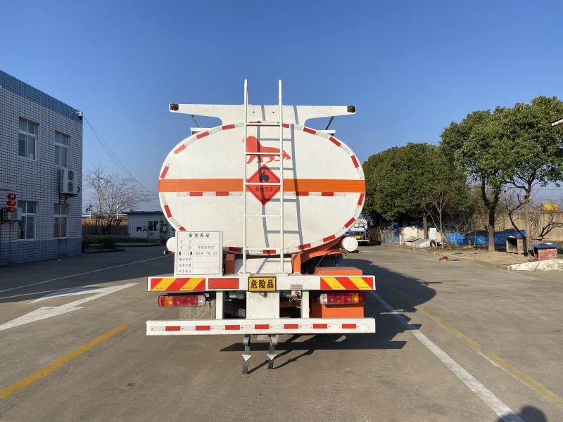 HFV5261GRYZZ18易燃液体罐式运输车