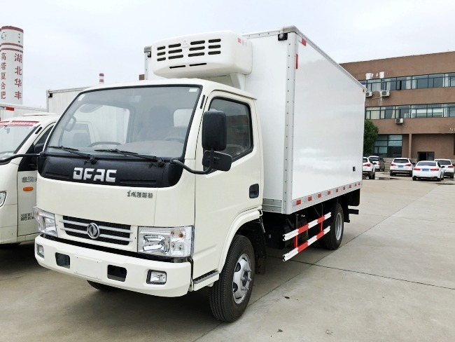 东风多利卡4.2米冷藏车