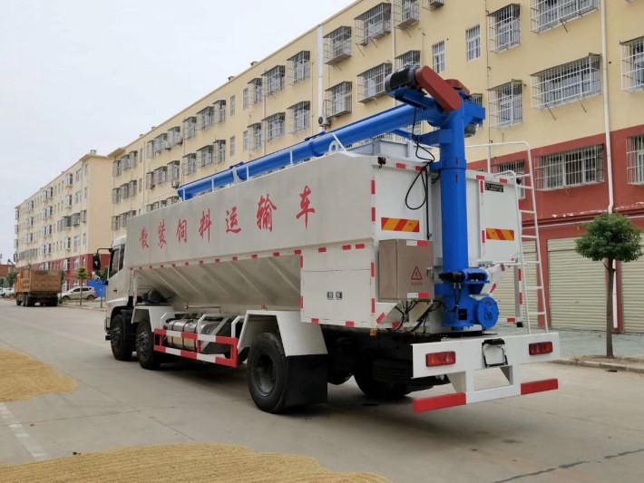 东风天锦30方散装饲料运输车