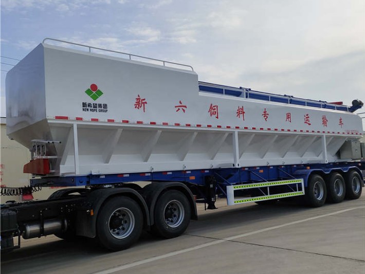 半挂散装饲料车
