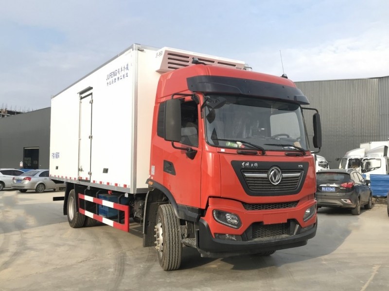 新款东风KR6米8冷藏车