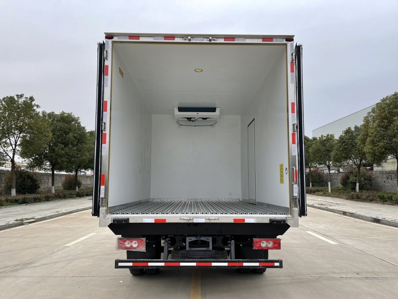 国六福田欧马可4米2冷藏车
