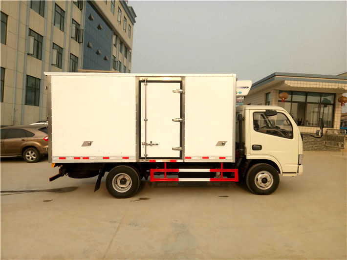东风多利卡4.2米冷藏车