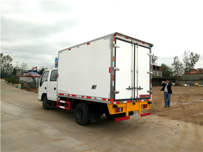 五十铃双排座冷藏车3.2米