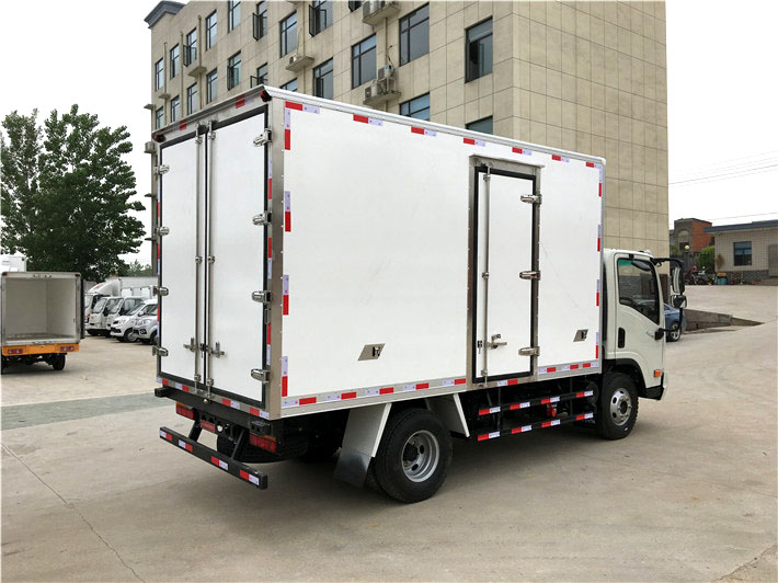 大运4.2米单排冷藏车