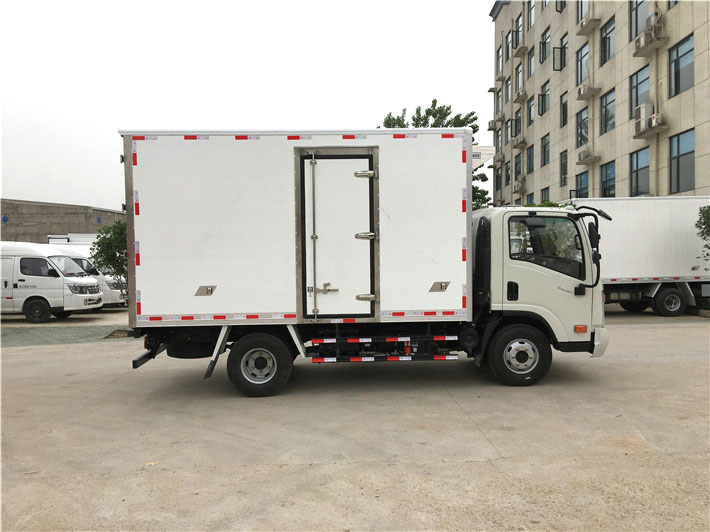 大运4.2米单排冷藏车