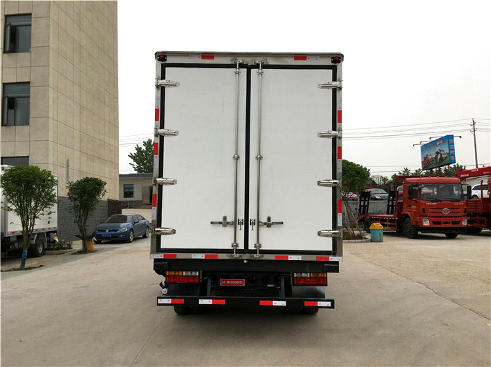 大运4.2米单排冷藏车