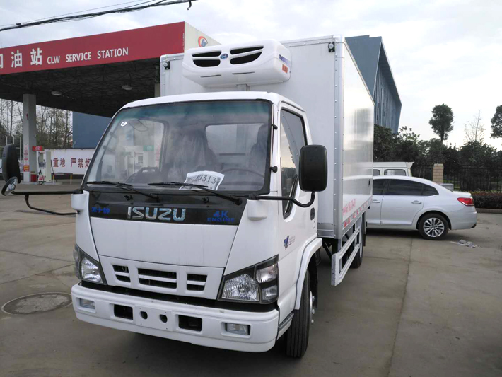 五十铃600P蓝牌4.2米冷藏车