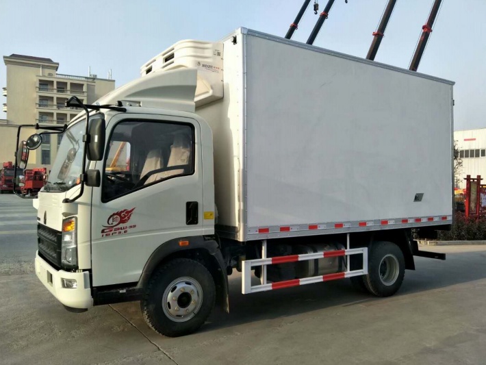 重汽豪沃4.2米冷藏车