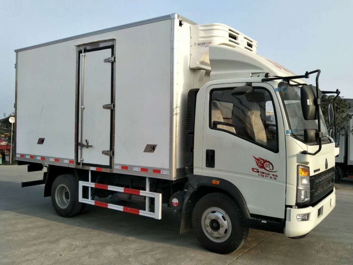 重汽豪沃4.2米冷藏车