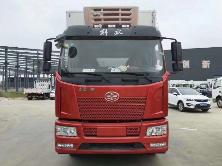 解放J6L6.8米冷藏车