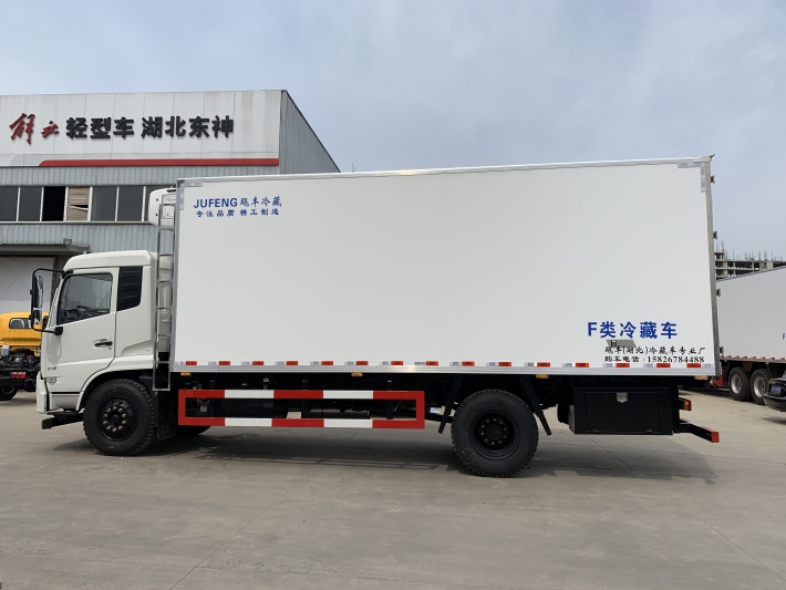 天锦6.8米冷藏车