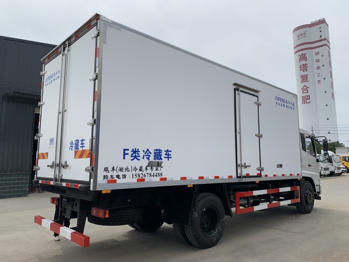 天锦6.8米冷藏车