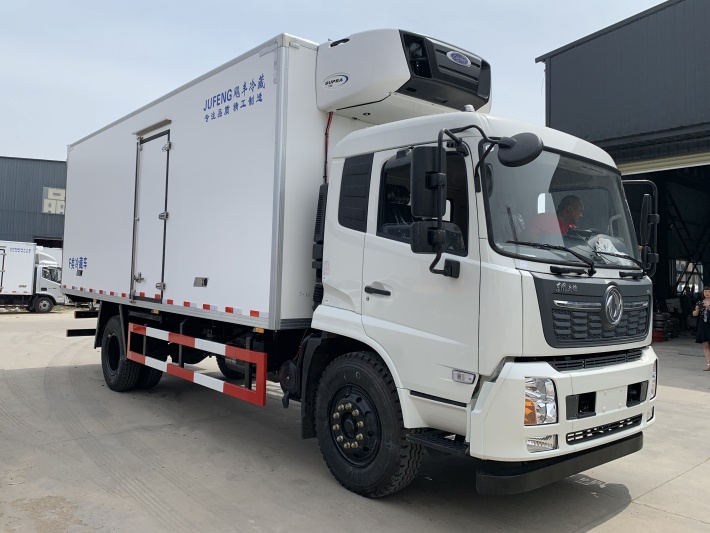 天锦6.8米冷藏车
