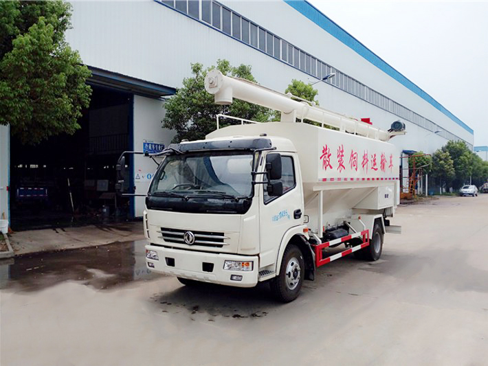 东风大多利卡12方散装饲料运输车