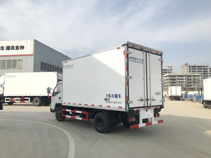 江铃宽体蓝牌冷藏车