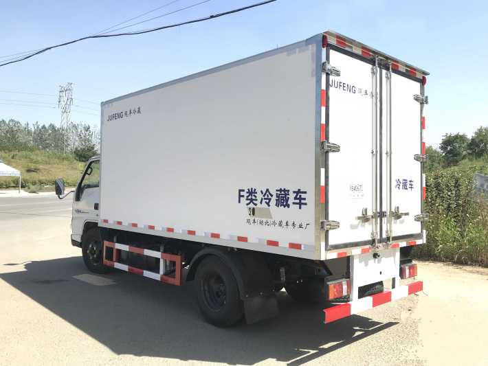江铃顺达4.2米冷藏车