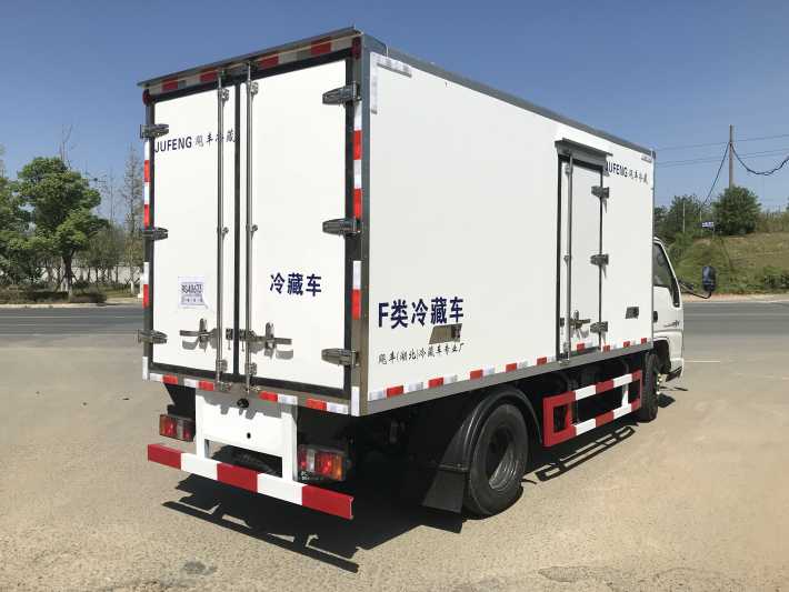 江铃顺达4.2米冷藏车