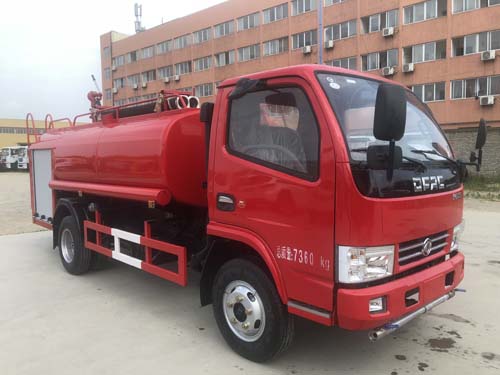 东风4方绿化喷洒车
