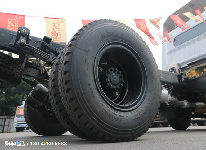东风多利卡6.7吨爆破器材运输车轮胎