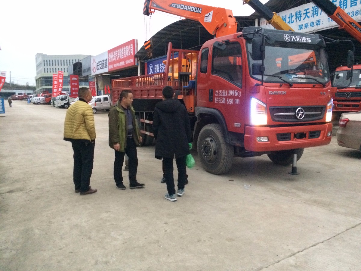 大运 随车起重运输车