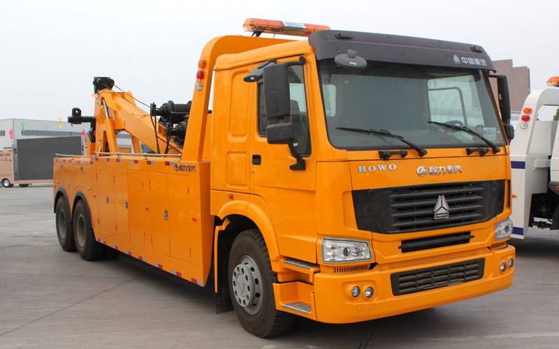 重汽豪沃后八轮拖吊联体清障车