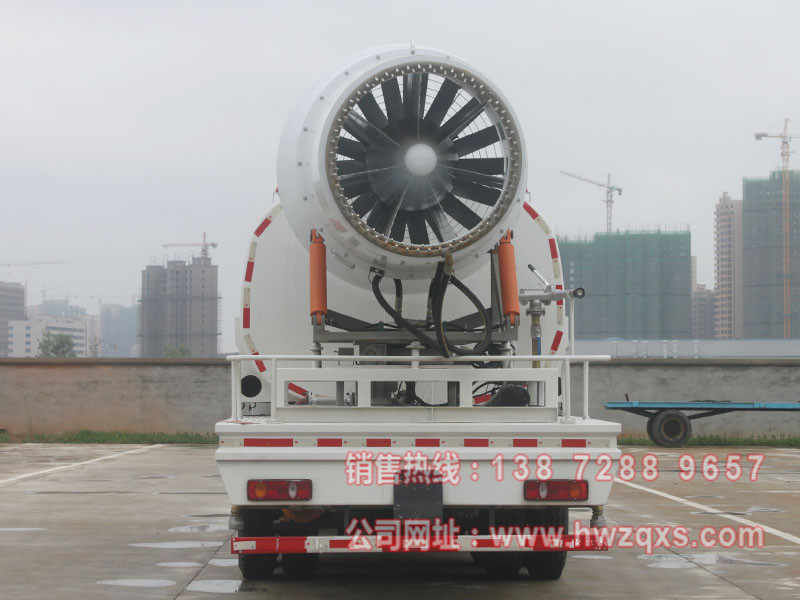 東風(fēng)御龍后雙橋噴霧降塵車