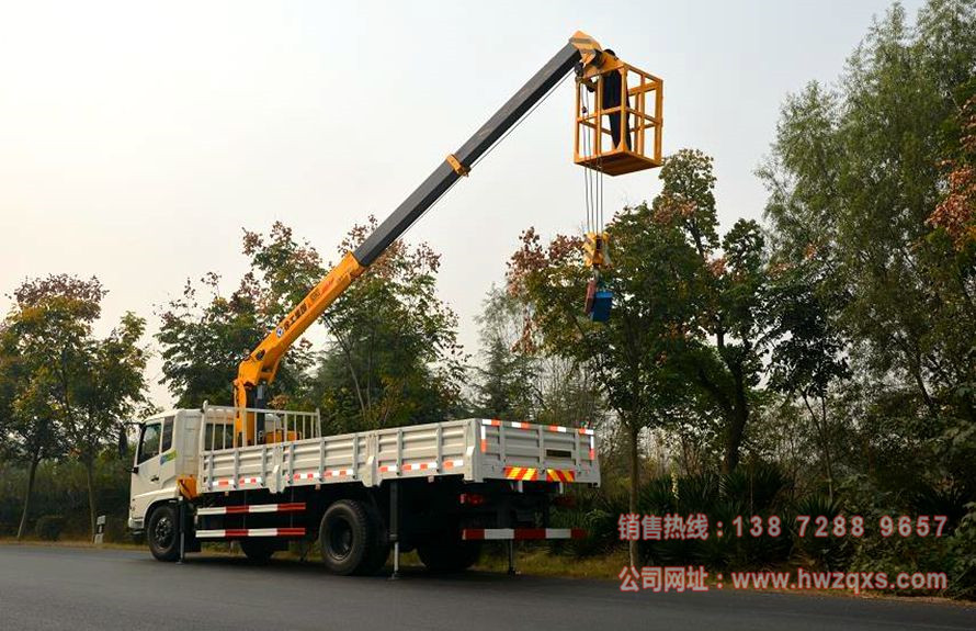 東風(fēng)天錦8噸隨車吊