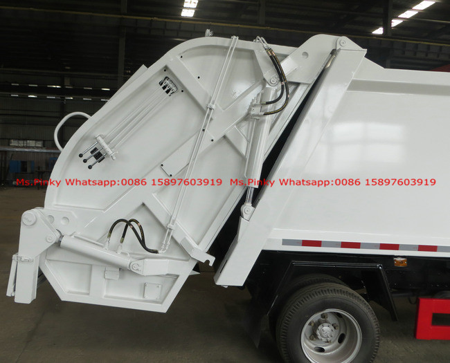 600P 120HP ISUZU Compactor Garbage Truck 5000Liters Rear Loader Trucks