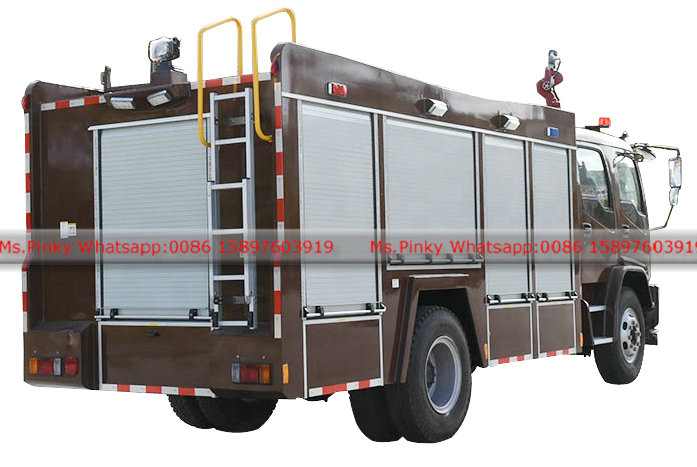 205HP ISUZU FTR Emergency Rescue Fire Fighter Truck With Automatic Fire Monitor 