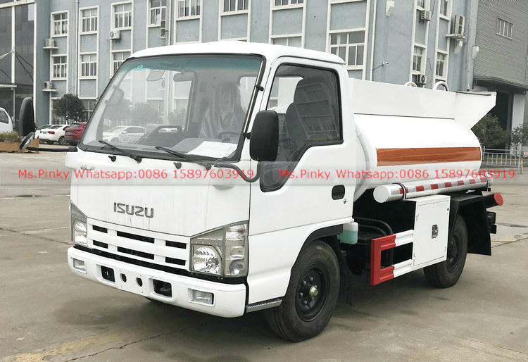 Mini Small ISUZU Truck ISUZU Fuel Oil Delivery Trucks 2500Liters