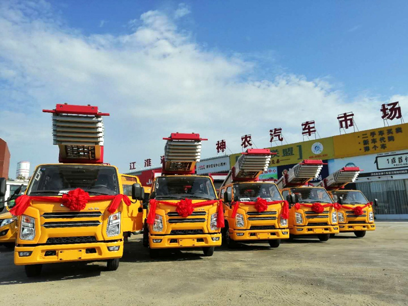 云梯車_高空運輸車_高空運料車_工程高空上料車_云梯登高車_云梯救援車_物料搬運車