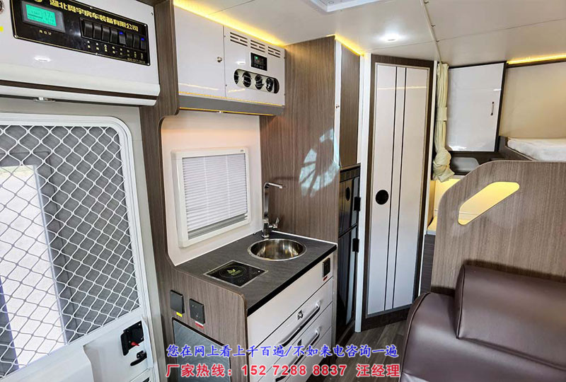 大通V90大額頭C型房車_旅居車