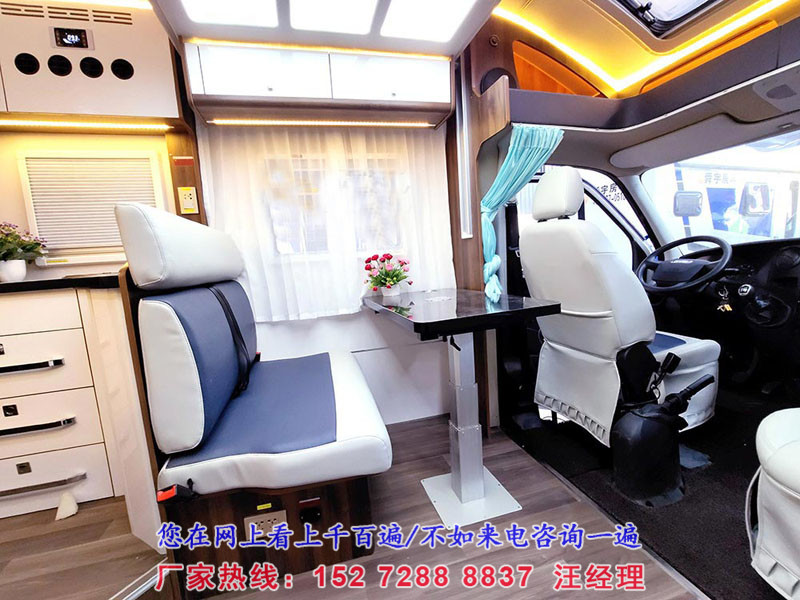 依維柯歐勝小額頭C型房車/旅居車圖片