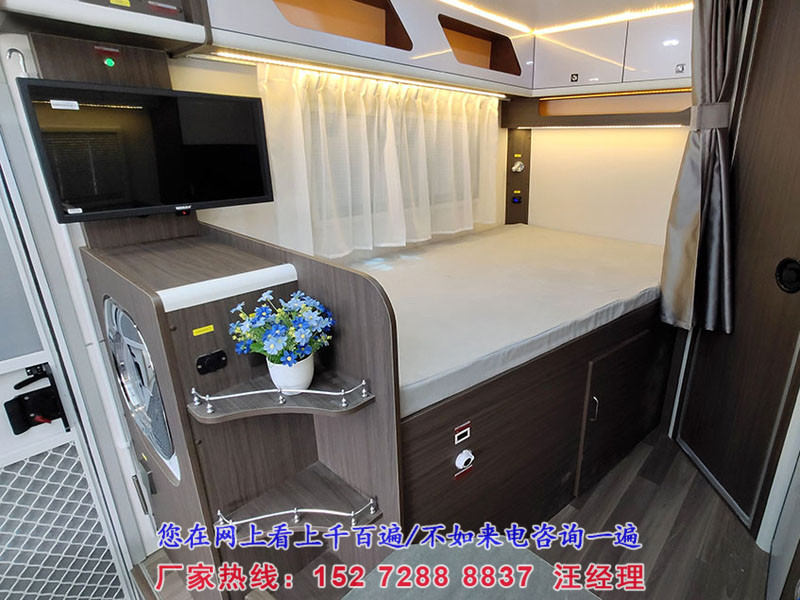 依維柯歐勝小額頭C型房車/旅居車圖片
