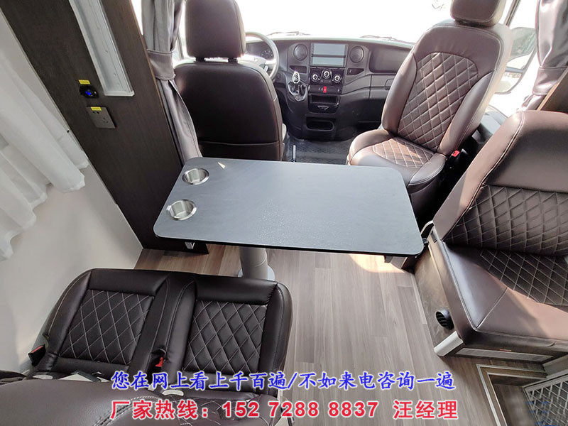 依維柯歐勝小額頭C型房車/旅居車圖片