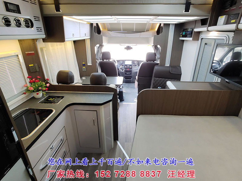 依維柯歐勝小額頭C型房車/旅居車圖片