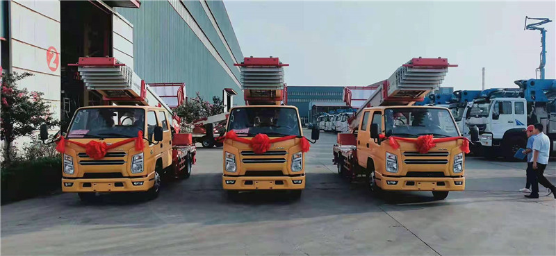 云梯車/云梯升降車/高空運料車/云梯搬家車/云梯登高車/高空云梯作業(yè)車/云梯救援車/工程高空上料車